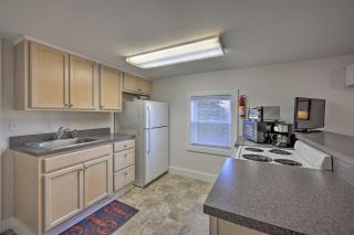 Quaint DT Greenport Apt - 2 Mi to Shelter Island! - 2