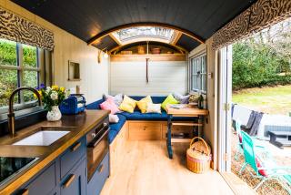 Nutkins Luxury Shepherd Hut with hot tub close to Lyme Regis - Uplyme - 2