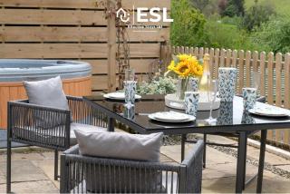 Luxurious 2 Bedroom Countryside Hot Tub Retreat in Stiperstones - 1