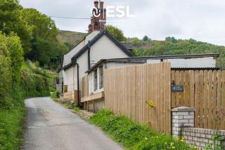 Luxurious 2 Bedroom Countryside Hot Tub Retreat in Stiperstones - 3