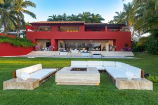 Stunning 7Bd Beachfront Villa Fully Staffed with access to St Regis 4 Seasons & More - 3