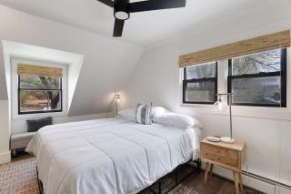 Gorgeous! Modern 3 Bed Home by Lake Mtka & Wayzata - Wayzata - 9
