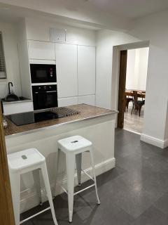 Unique 4 Bedroom House, ideal for HS2, Business People, Contractors & workers - Minworth - 6