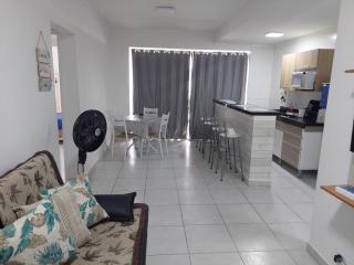 Ubatuba - Apartamento com Churrasqueira e Piscina - 2