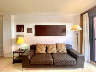 Apartment near beach with pools and hot tub - 1