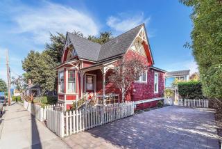 3812 Little House home - 8