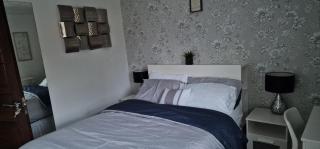 Pleasant Lodge - Northampton - 1