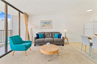 1BR Condo with Beautiful Mountain Views and Free Parking! - Honolulu - 1