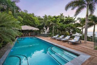 Trinity Beach Palace Luxury Estate by Belle Escapes - Trinity Beach - 1