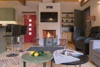 Yasemia Wood & Stone Villa - 2