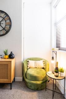 Levi Suite by Koya Homes - 3-Bedroom Home, Downtown Cardiff, Free Parking - 8
