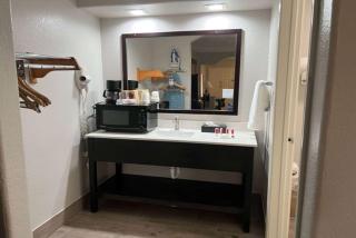 Super 8 by Wyndham Mont Belvieu - Baytown East - Eldon - 2