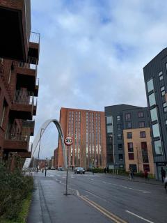 Entire Captivating 2-Bed House in Manchester - Manchester - 1