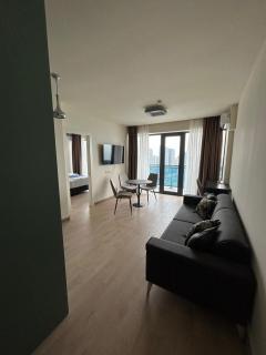 Двухкомнатная квартира с потрясающим видом на море в Orbi Beach Tower - Batumi - 0