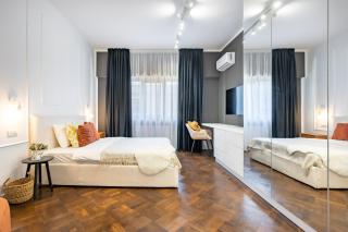 Elegant Two Bedrooms Apartment - Bucarest - 4