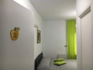 camere de închiriat livada cu meri - Căpăţîneni-Ungureni - 3