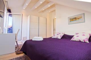 Laura Lux Suites - 2