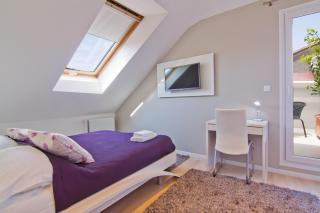 Laura Lux Suites - 1