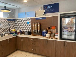 Holiday Inn Express Hotel & Suites White River Junction by IHG - White River Junction - 8