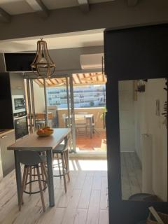 HAMEAU DES CAPELLANS Duplex avec superbe vue marina piscine wifi gratuit parking gratuit - 2