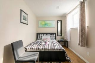 Self check-in spacious apartment with full Kitchen - 7
