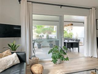 Bungalow with large terrace in a quiet park - beach nearby - 0