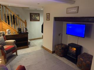 Broombush B & B & Yr Nyth Shepherds Hut - Aberhafesp - 2