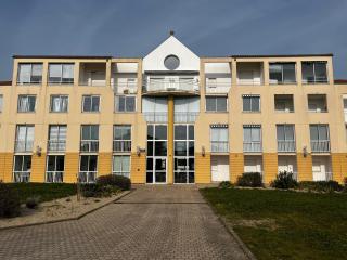 Appartement 1 chambre, avec loggia et vue sur le Port Olona - La Chaume - 3