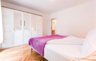 Four-Bedroom Holiday Home In Glavina Donja - 5
