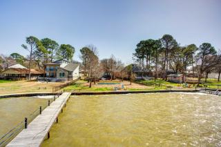 Cedar Creek Lakefront Vacation Rental with Pool - Gun Barrel City - 9