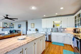 Cedar Creek Lakefront Vacation Rental with Pool - Gun Barrel City - 2