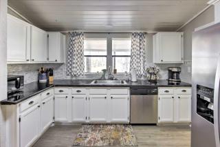 Lake View and Decks Pet-Friendly Mabank Home - Mabank - 3