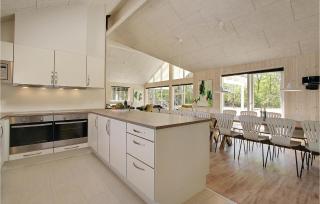 Amazing Home In Glesborg With Sauna - Fjellerup Strand - 4
