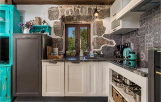 Awesome Home In Kornic With Kitchen - Kornić - 5