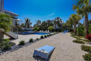 The Willow Inn: Huge Pool, Game Room, One Block to Beach by Anna Maria Life Vacation Rentals - 4