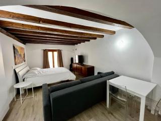 Naviglium Milano Darsena - Milan - 4