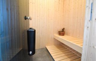 Four-Bedroom Holiday Home In Tarm - Tarm - 2