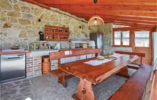 Four-Bedroom Holiday Home In Klis - Klis - 4
