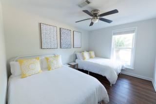Relaxing 5-Bedroom Villa with Outdoor Oasis - Bay Saint Louis - 2
