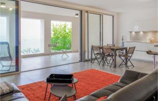Gorgeous Apartment In Ajaccio - 9