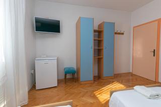 Apartments by the sea Tucepi, Makarska - 19857 - 2