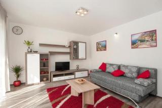 Family friendly apartments with a swimming pool Kastel Luksic, Kastela - 20582 - Kaštela - 3