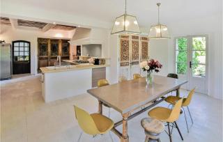 4 Bedroom Stunning Home In Lagnes - 9