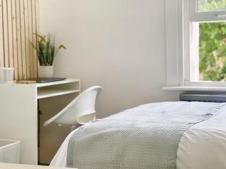 Modern Room in Centrally Located Apartment - Room 4 - Londra - 5