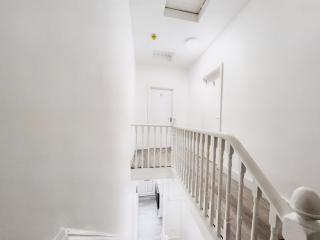 Modern Room in Centrally Located Apartment - Room 4 - Londra - 2