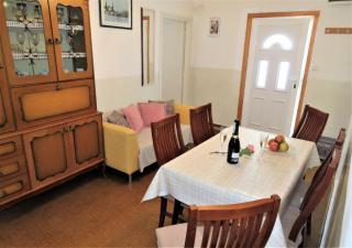 House Franica - 3
