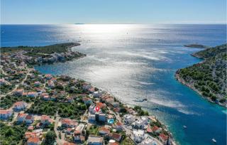Ten-Bedroom Holiday Home In Razanj - Ražanj - 0