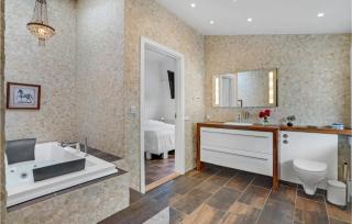 Four-Bedroom Holiday Home In Stroby - 3