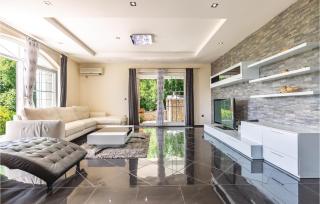 Awesome Home In Gornje Podbablje - Podbablje - 7