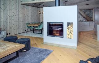 Stunning View In Holiday Home - 8